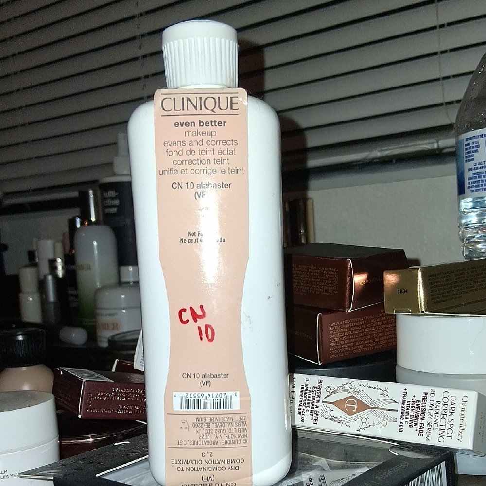 Clinique Even Better Makeup - CN 10 Alabaster